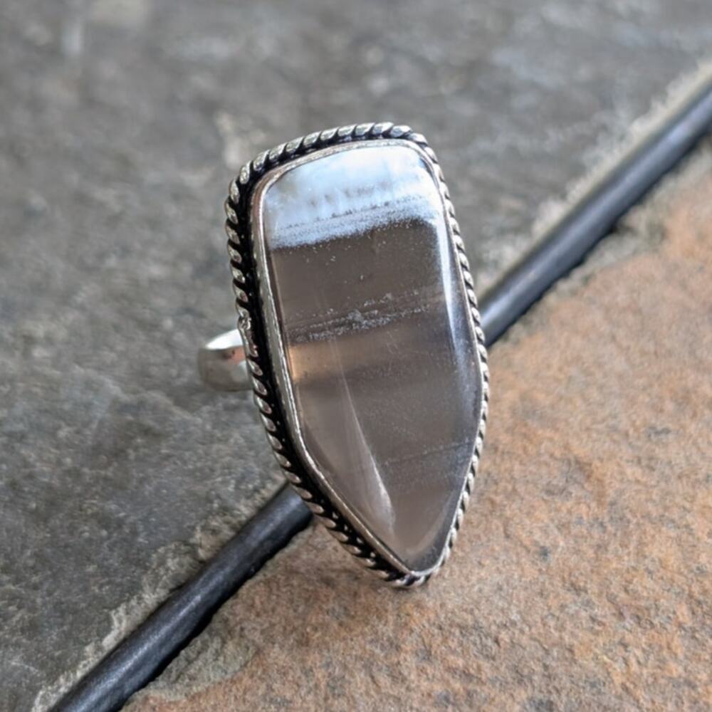 Gray Stone Boho Statement Ring Banded Silver Sz 7.75 Vintage Teardrop Coffin